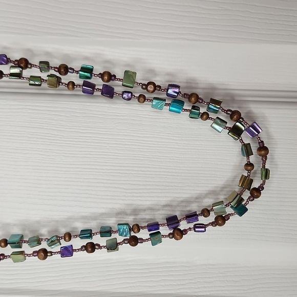 Necklace multi-colored iridescent shell bead multi strand purple turquoise green - Picture 4 of 5